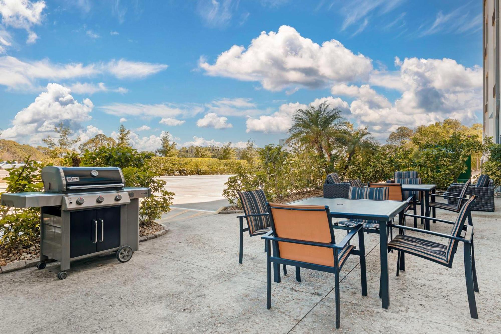 Magnolia Pointe; BW Signature Collection Fruitville Exterior photo